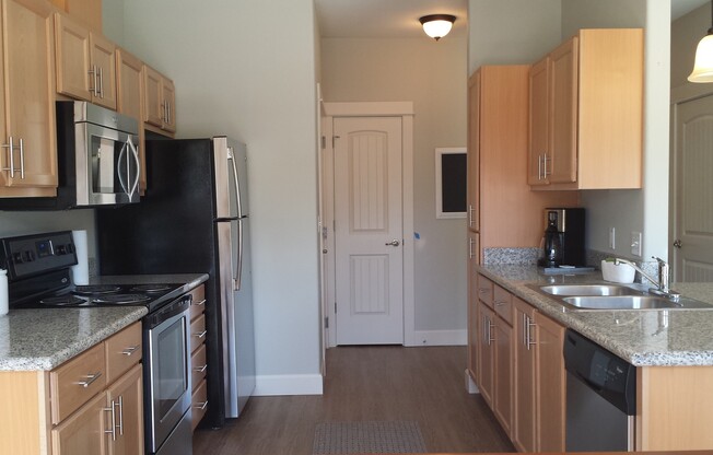 2 beds, 2 baths, 952 sqft, $1,725, Unit 203-C