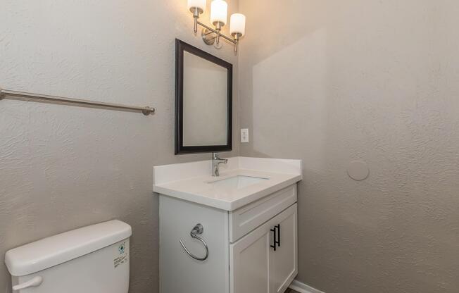 2 beds, 2 baths, 905 sqft, $1,405