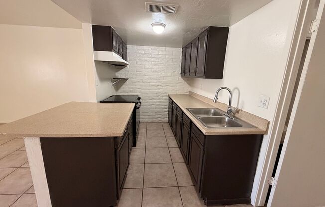 1 bed, 1 bath, 570 sqft, $899, Unit 16621-19