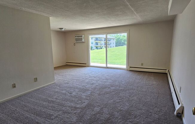 2 beds, 1 bath, 900 sqft, $1,525, Unit 317