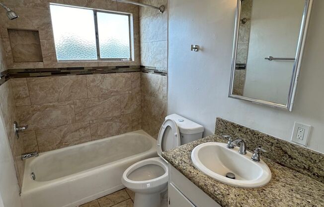 1 bed, 1 bath, $2,096, Unit B