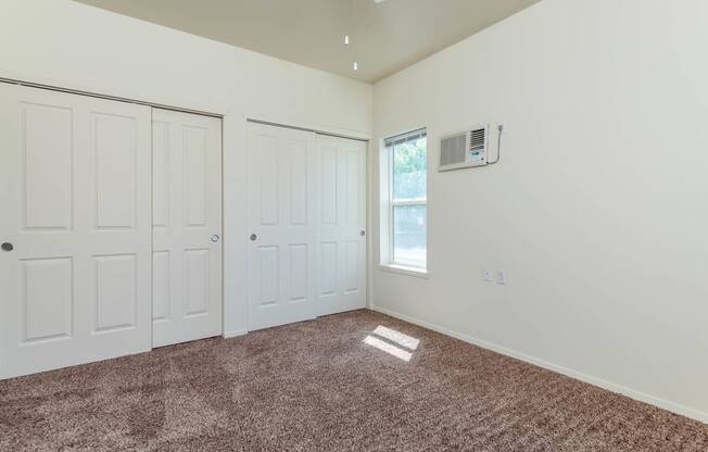 Center Pointe | Bedroom 2