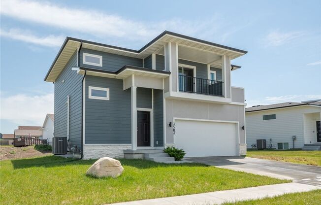 Modern 3-Bedroom Home in Bondurant