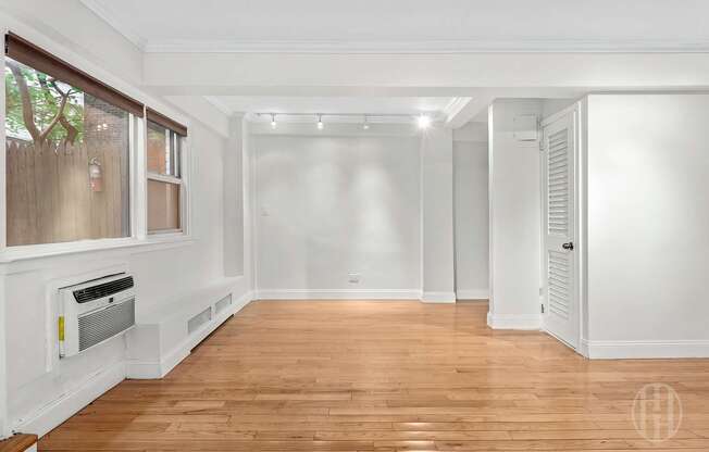 335 E 51 ST