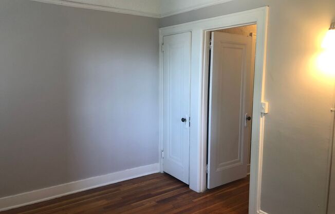 2 beds, 1 bath, 844 sqft, $1,350, Unit 4N