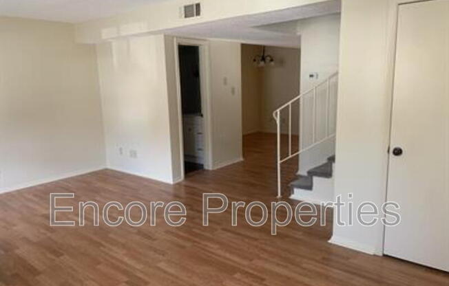 1411 FOXWOOD DR