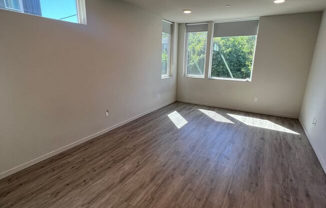 Studio, 1 bath, 349 sqft, $1,450, Unit 505