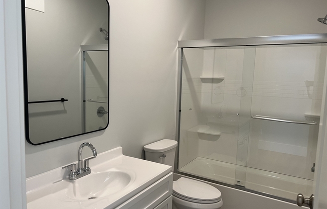 1 bed, 1 bath, 525 sqft, $1,550, Unit 33