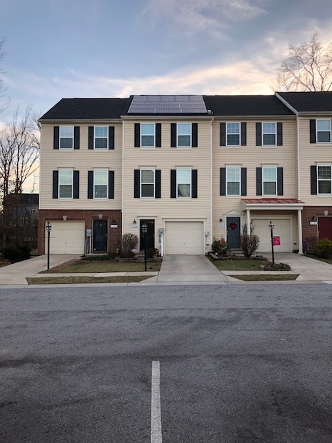 Quaint 2 BR/2.5 BA Townhome in Tanyard Springs Community of Glen Burnie!