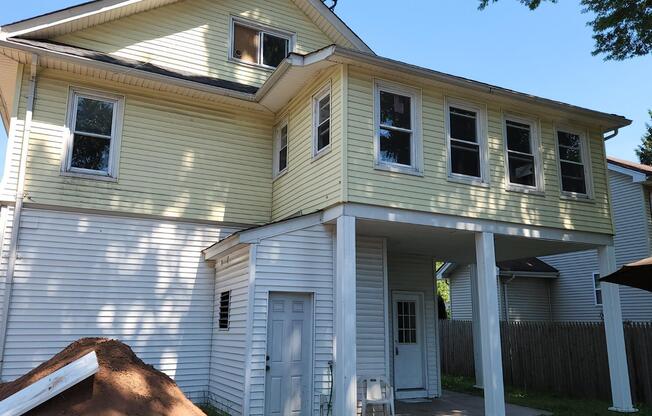 1699 W 4 ST
