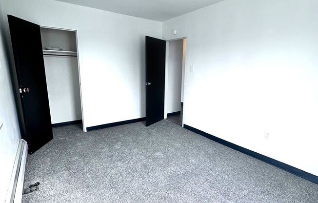 2 beds, 1 bath, $900, Unit Virginia Terrace A-15