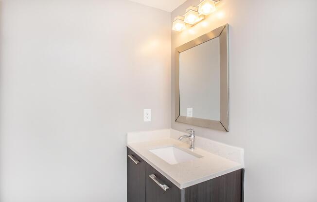 1 bed, 1 bath, 893 sqft, $1,600