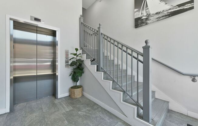 2 beds, 1 bath, 9,999 sqft, $2,250, Unit 64-203