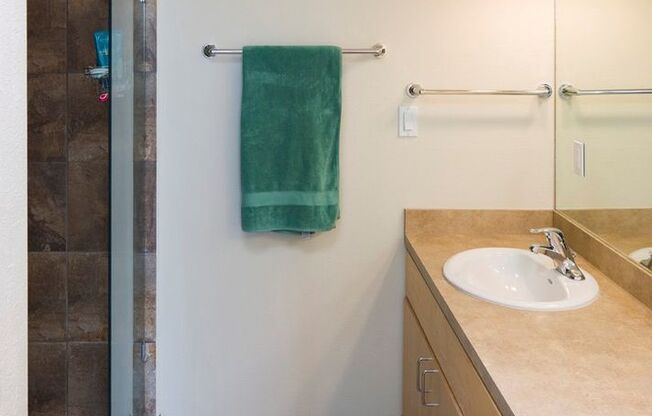 2 beds, 2 baths, 1,200 sqft, $1,995, Unit B18