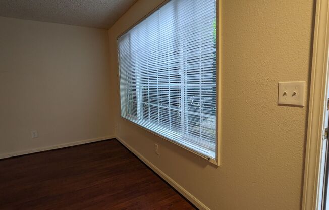 2 beds, 1.5 baths, 900 sqft, $1,545, Unit 7869