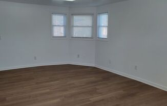 Studio, 1 bath, 394 sqft, $800, Unit 18