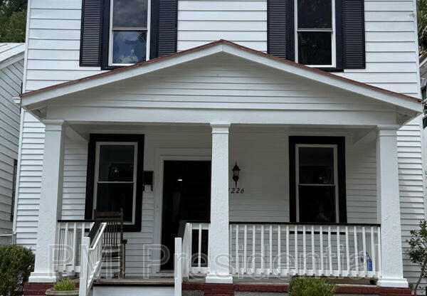 1226 N 36 ST