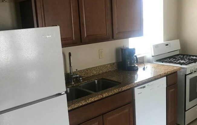 2 beds, 1 bath, $1,195, Unit 1