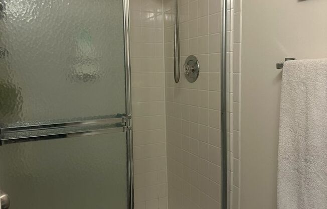 2 beds, 2 baths, 900 sqft, $2,299, Unit 416