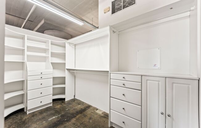 1 bed, 1 bath, 1,385 sqft, $4,200, Unit 413