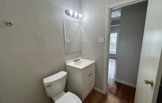 1 bed, 1 bath, 700 sqft, $1,245, Unit 215