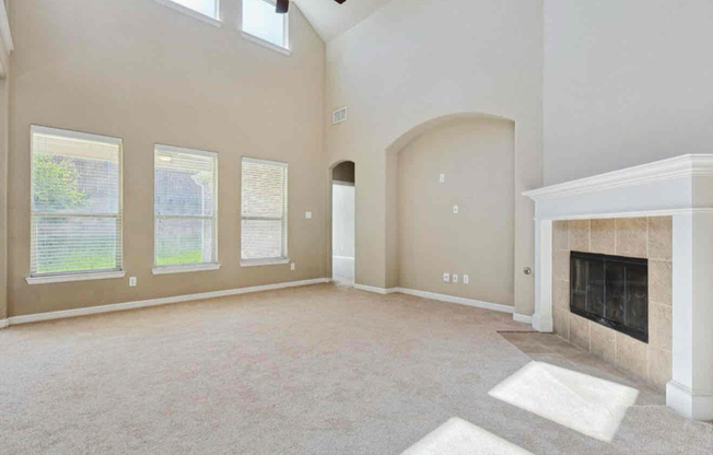 2708 LAUREL OAK DR