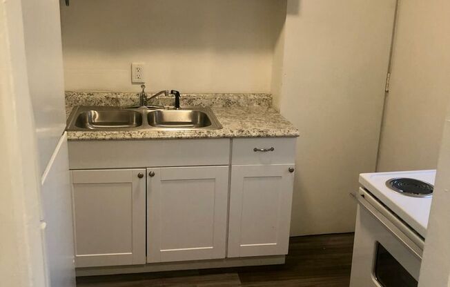 2 beds, 1 bath, 800 sqft, $850, Unit 118 A