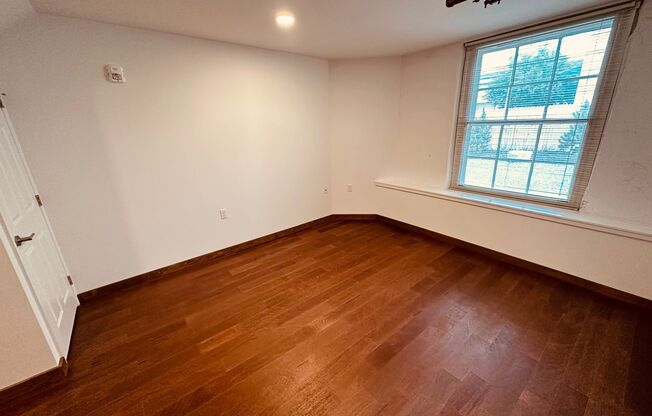 1 bed, 1 bath, 567 sqft, $1,200, Unit Unit 113B