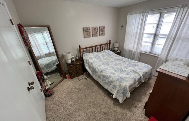 2 beds, 1 bath, $850