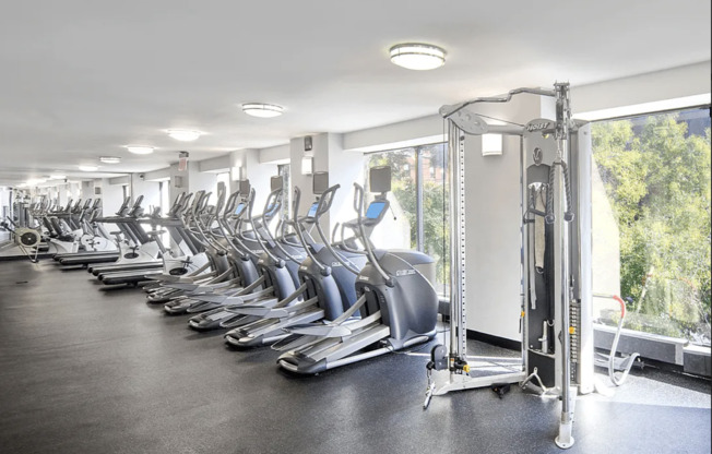 3 beds, 2 baths, $9,395, Unit 35B