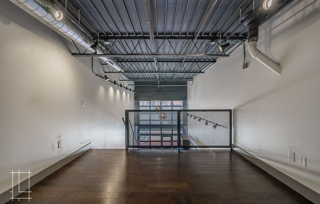 2 beds, 2 baths, $2,450, Unit 727 N. 4th St. Apt. 102
