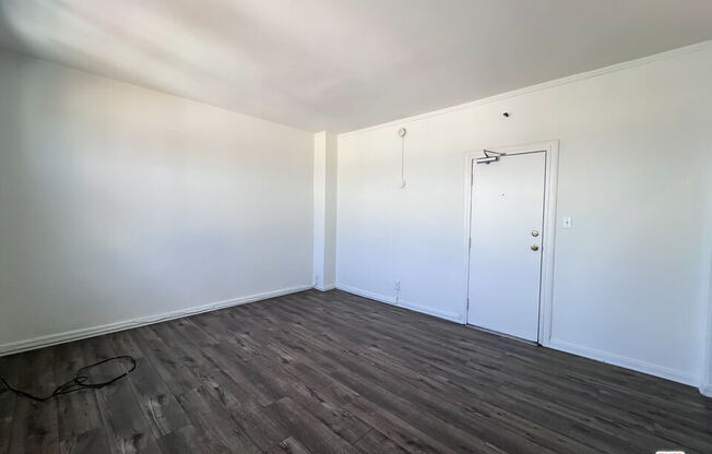 Studio, 1 bath, $1,370, Unit 805