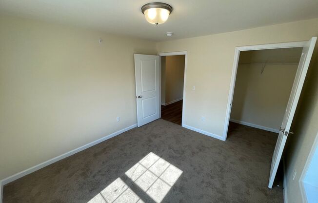 2 beds, 1 bath, 1,027 sqft, $1,625, Unit Apt 3212