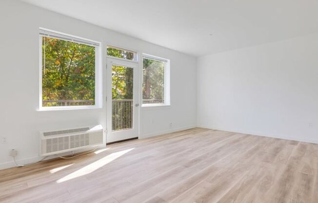 1 bed, 1 bath, 569 sqft, $1,595, Unit 404