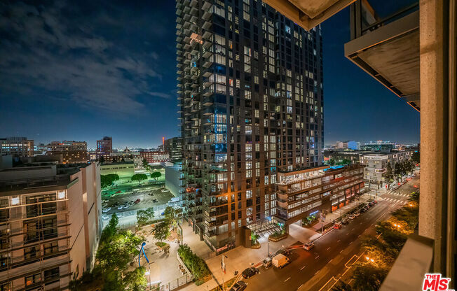 1 bed, 1.5 baths, 1,200 sqft, $3,100, Unit 1115