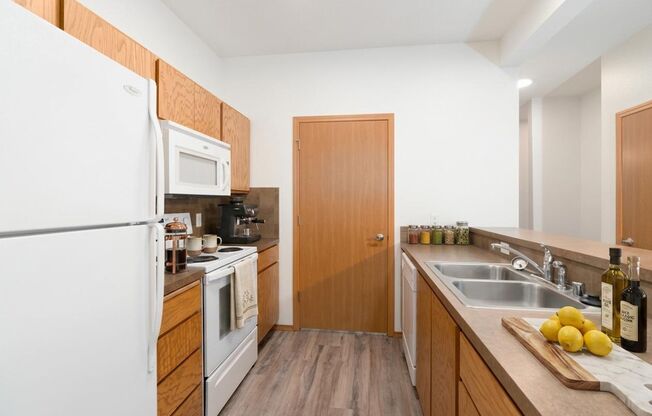 1 bed, 1 bath, 820 sqft, $1,325, Unit 317