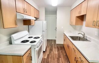 2 beds, 1 bath, 794 sqft, $1,250, Unit 18