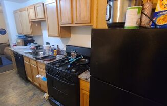 4 beds, 1 bath, $3,100