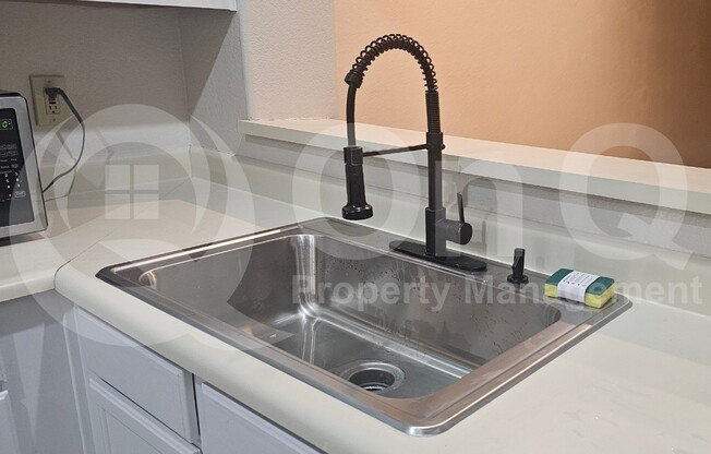 2 beds, 2.5 baths, 1,120 sqft, $1,675, Unit 1049
