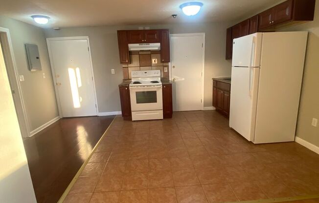 2 beds, 1 bath, 800 sqft, $1,825, Unit 148-20