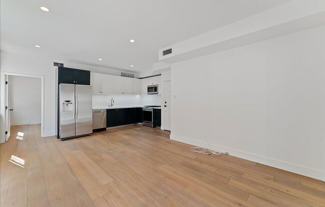 135 N Doheny Dr Apt 103