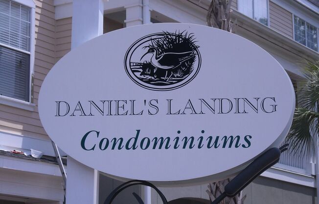Two bedroom in the heart of Daniel Island - Daniel's Landing