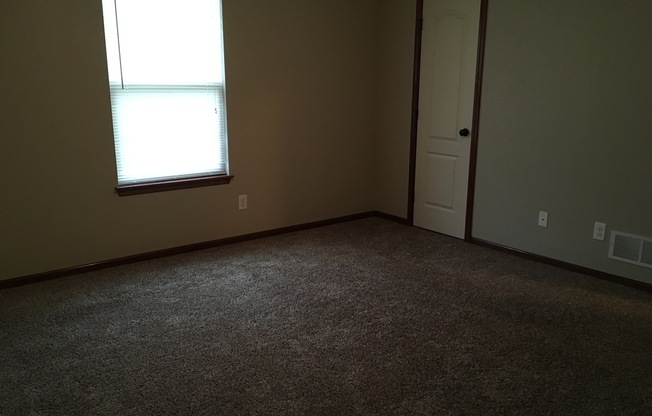 3 beds, 2 baths, $1,645