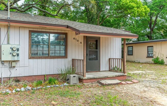 Cozy duplex in the heart of Niceville!