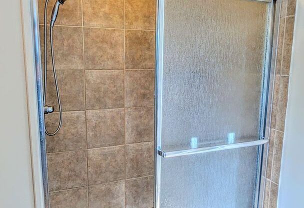 4 beds, 2.5 baths, $3,400
