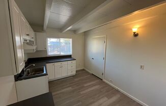 3 beds, 1 bath, $2,600