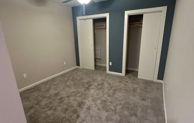 Studio, 1 bath, 500 sqft, $995, Unit 24