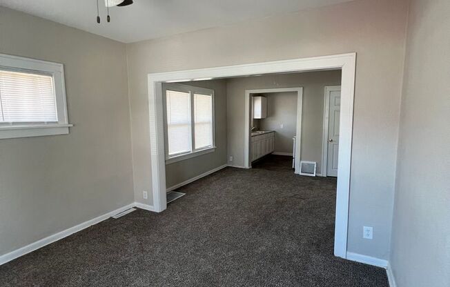 3 beds, 1 bath, $995