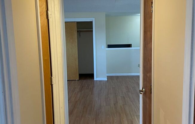 1 bed, 1 bath, $1,100, Unit 301