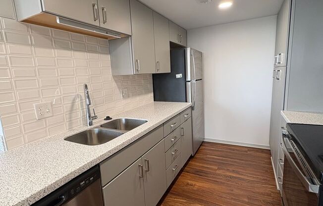 1 bed, 1 bath, 679 sqft, $1,650, Unit 607